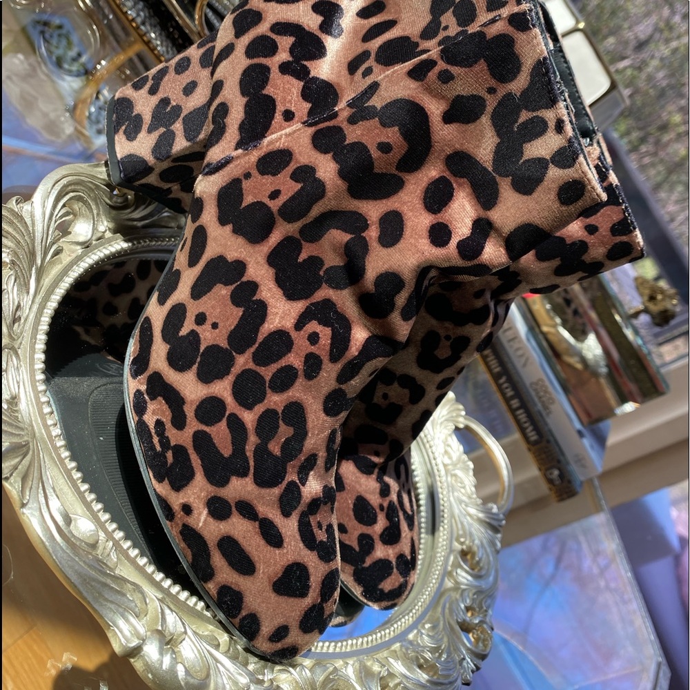 Leopard boots